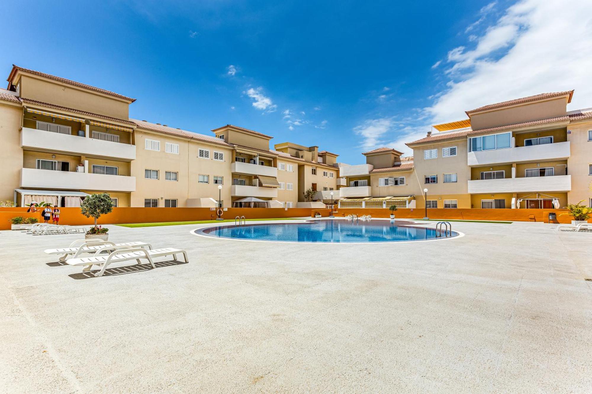 Roof Terrace, Pool Near